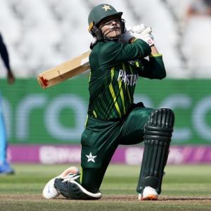 18-YO Ayesha quits cricket, embraces Islamic values