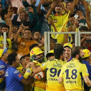 IPL Title No. 5: Champions CSK celebrate and how!