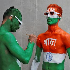 India-Pakistan Game: What Fans Do!