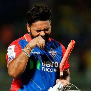 DC win but Pant fined