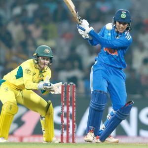 India's women dominate, crush Australia in 1st T20I