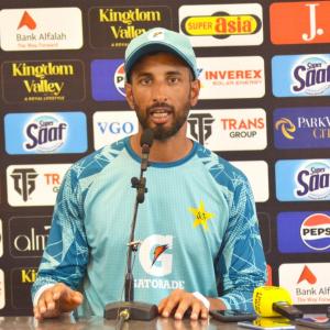 Pakistan skipper blames bowlers for shocking defeat