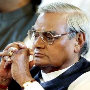 Cong retorts by calling Vajpayee the weakest PM India ever had