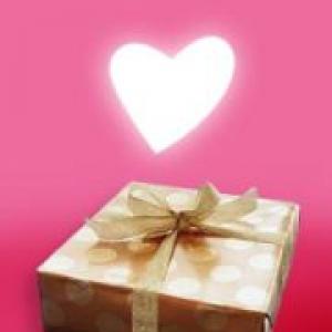 Vote: The best romantic VDay gifts!