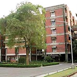 IIT Kanpur's move legally unsustainable, say IITs