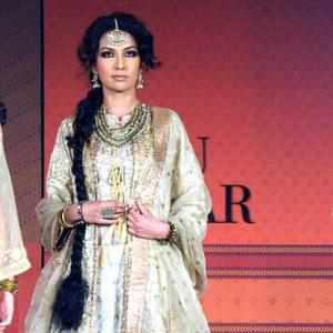 Fashion: Ritu Kumar showcases Hyderabadi splendour