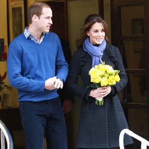 PICS: A glowing pregnant Kate leaves the hospital