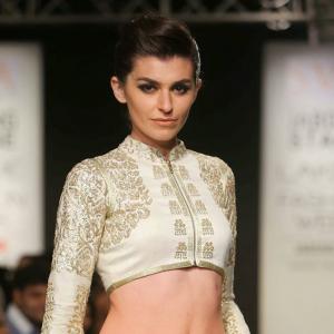 Hot midriff alert! 8 sexy designs from Lakme Fashion Week