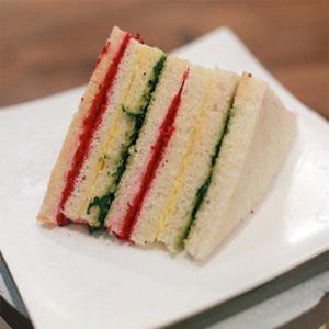 Recipe: How to make a rainbow sandwich