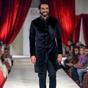 Arjun Rampal set our hearts aflutter in a bandhgala