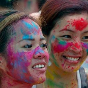 How to heal your skin and hair after Holi