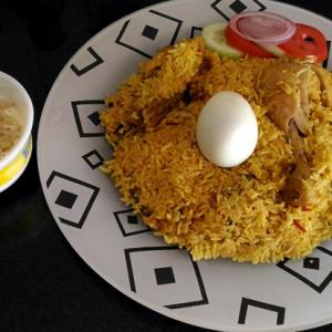 Rediff Foodies: Mouth-watering pix of biryani, spicy chicken