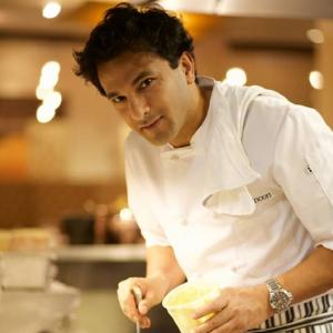 Chef Vikas Khanna eats at this roadside stall