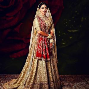 Bride Isha wore Nita Ambani's wedding sari