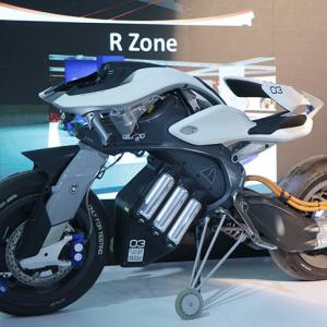 First look video: The A.M.A.Z.I.N.G Yamaha Motoroid!