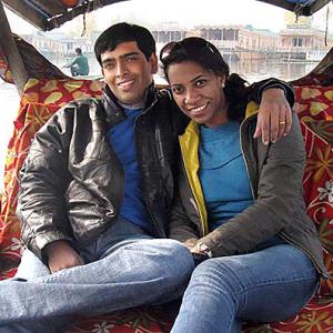 In pix: This couple fell in love with Kashmir