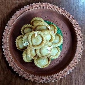 Ganpati recipe: How to make chandrakala