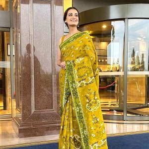 Dia Mirza wears 15-yr-old sari, wins the Internet