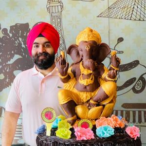 This 100 kg chocolate Ganesha will feed the hungry