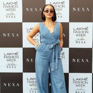 Who is this off-ramp hottie at Lakme Fashion Week?