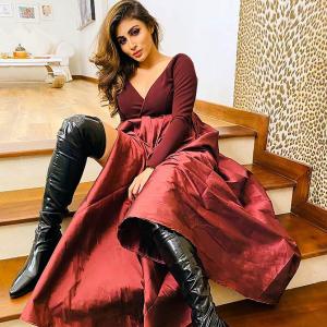 StyleDiaries: Mouni Roy looks fun 'n' flirty in red