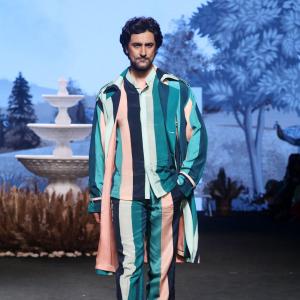 Why Is Kunal Kapoor Dressed In Pajamas?
