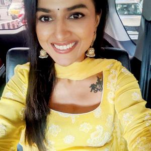 Shraddha Srinath's LOVELY Girl-Next-Door Style