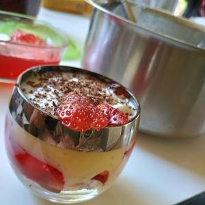 Recipe: Raspberry Strawberry Trifle