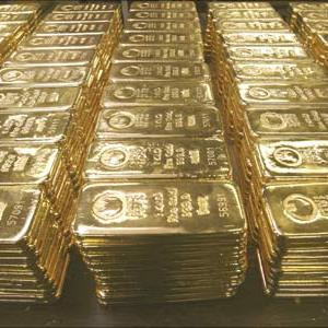 Gold slumps to 6-month low of ₹ 29,000