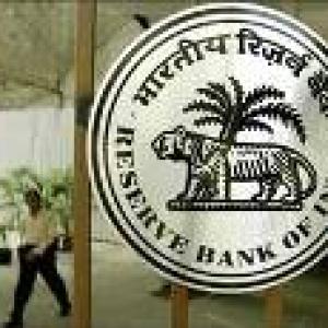 FinMin expects RBI to maintain soft stance