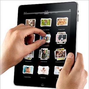 Apple gears up to bite into the e-reader market with iPad - Rediff.com