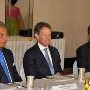 Geithner calls for closer economic ties