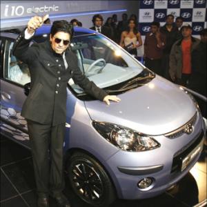 Bollywood stars add glitz to Auto Expo