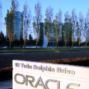Oracle Corp plans to hire 2,000
