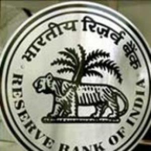 No need for RBI intervention to stabilise rupee