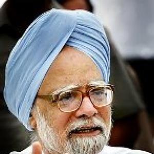 Manmohan Singh eyes over 9% growth for India
