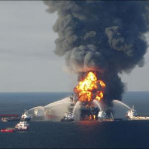 BP oil spill costs top $2 bn, sees 65,000 claims