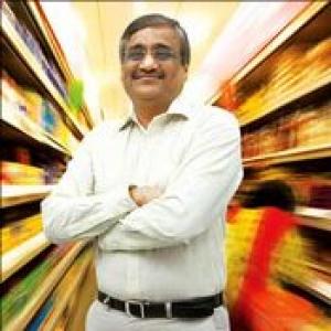 Future Group chases Reliance on pvt brands