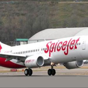 Will SpiceJet continue to fly amid massive financial crisis?