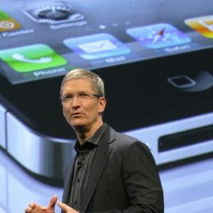 Apple CEO Tim Cook gets $380-mn pay for 2011