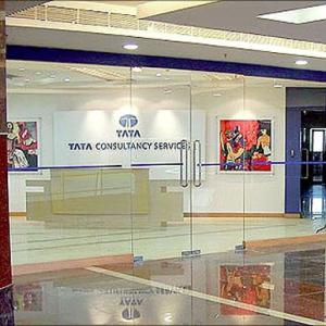 TCS offers jobs to 43,600 engineering graduates