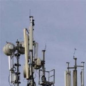 RCom raises money to refinance 3G spectrum fee