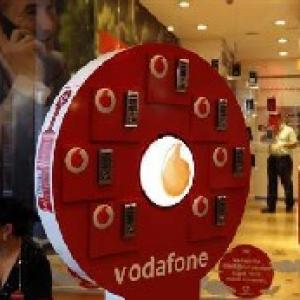 Vodafone, Essar feud heats up