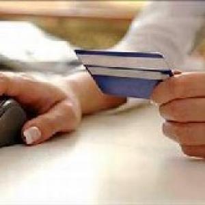 LIC to rope in Axis Bank for credit card biz