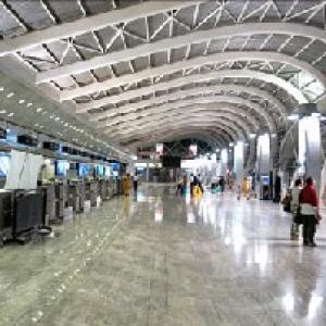 GVK raises stake in Mumbai airport to 50.5%