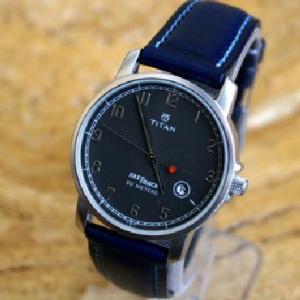 Titan fastrack sale watches 655ssg price