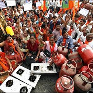 Rs 1,300-cr cooking gas dole likely to be part of Budget