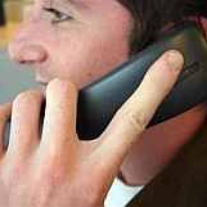 India's telephone subscriber base reaches 965 mn in June