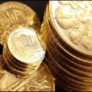 Gold sets new record, zooms past Rs 31,000-level
