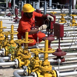 ONGC to hire RIL's ununtilised production facilities